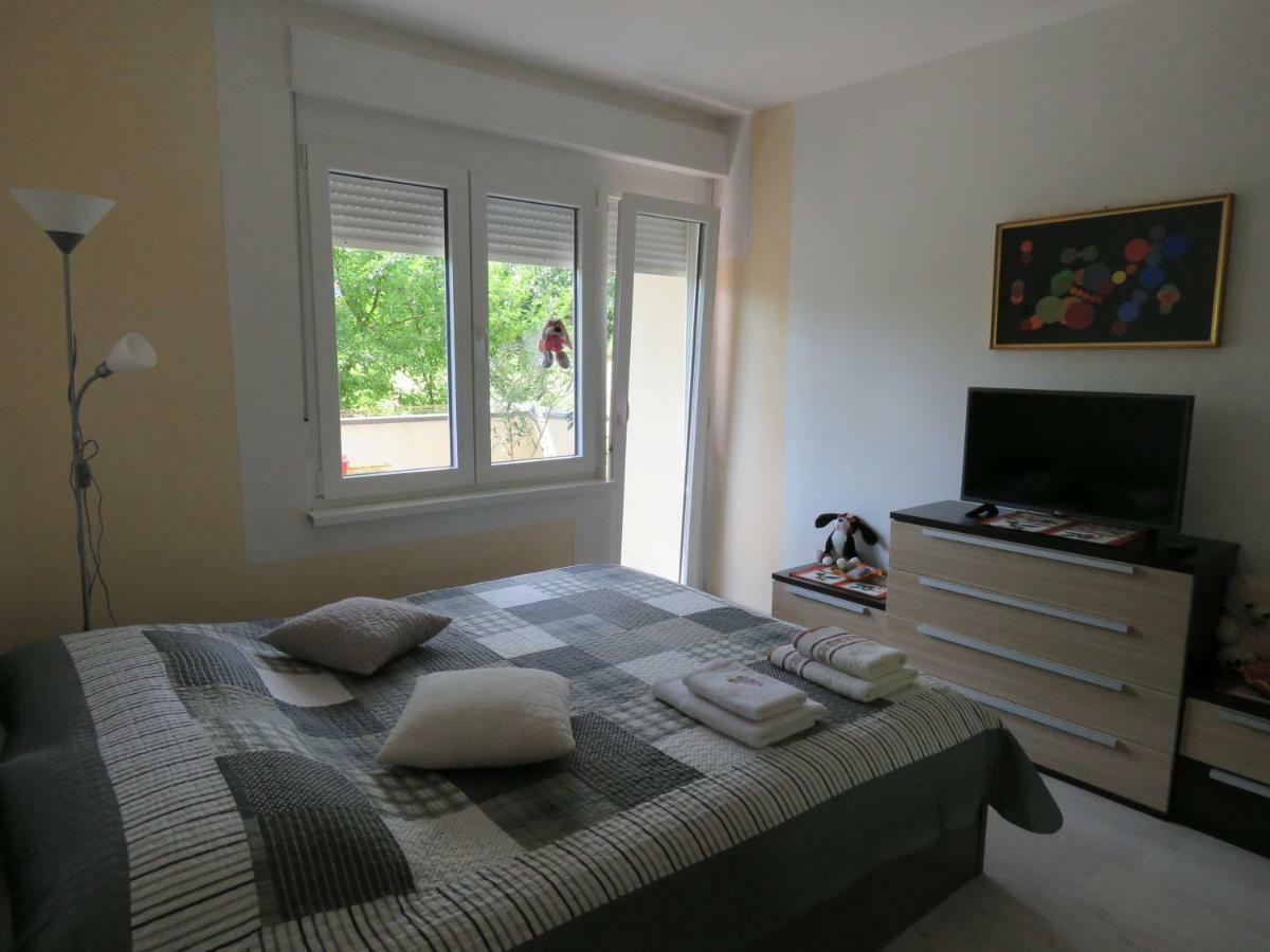 Apartman Snjeska บูเซต ภายนอก รูปภาพ